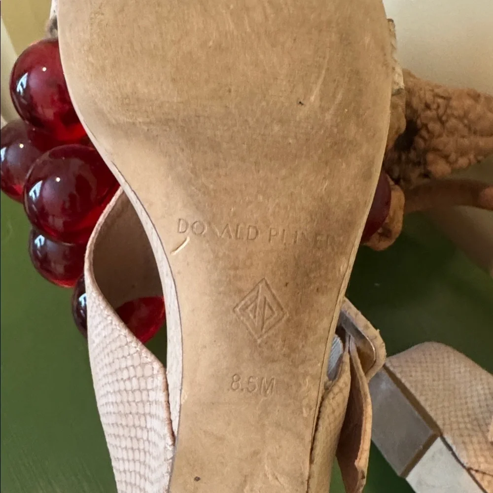 Donald Pliner Ofelia cream colored sandals